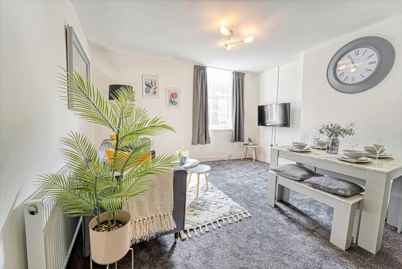 City Centre 2 bedroom Apartment Worcester Buitenkant foto
